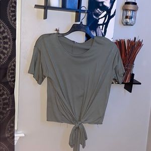 Green short sleeve crop top